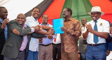 Azimio la Umoja presidential candidate Raila Odinga with members of the University Academic Union (UASU) at the Jaramogi Oginga Odinga Foundation in Upper Hill, Nairobi on March 29, 2022.