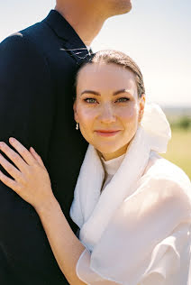 Fotógrafo de casamento Sofiko Kolomiyceva (ksonia). Foto de 16 de fevereiro