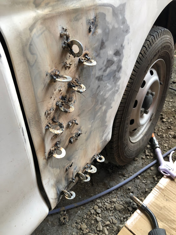 アラーさんが投稿した軽トラ・板金・大型トラック爆発に関するカスタム事例の投稿画像4枚目