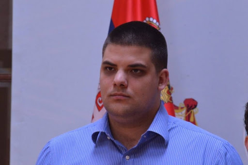 Aleksandar Šešelj kritikovao zakone, ali i Lončara ukazujući na njegov nadimak