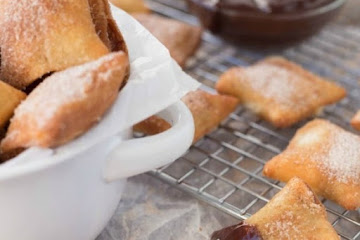 Cinnamon Cream Cheese Stuffed Churro Bites