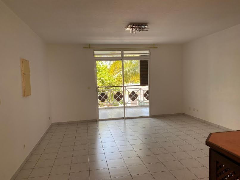 Vente appartement 3 pièces  à Cayenne (97300), 178 200 €