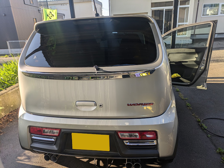 アルトワークスの車好きと繋がりたい・ワークス乗りと繋がりたい・ミーティング参加したい・朝洗車しました・ステッカーチューンに関するカスタム事例の投稿画像1枚目