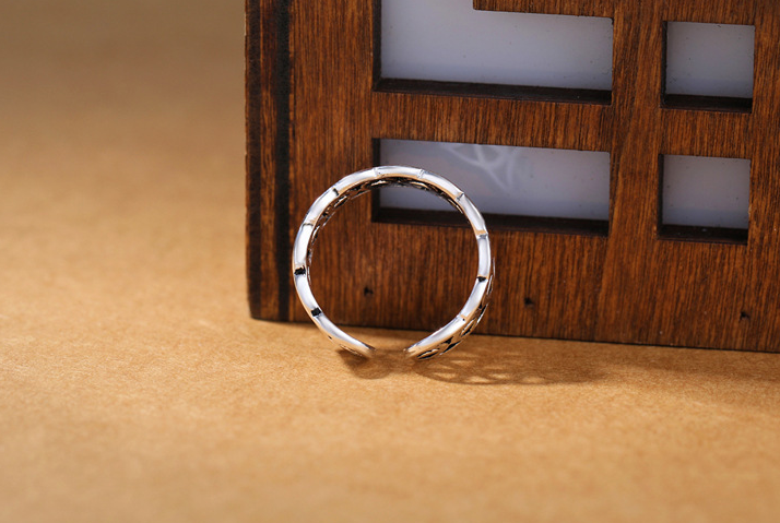 Klassieke vintage messing ring ideaal voor een tijdloze stijl. Perfect voor dagelijks gebruik of als een bijzonder, elegant cadeau voor haar.