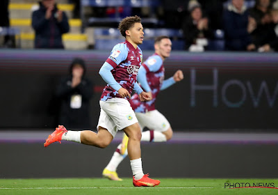 Manuel Benson zorgt met twee doelpunten voor nieuwe overwinning van Burnley en Kompany