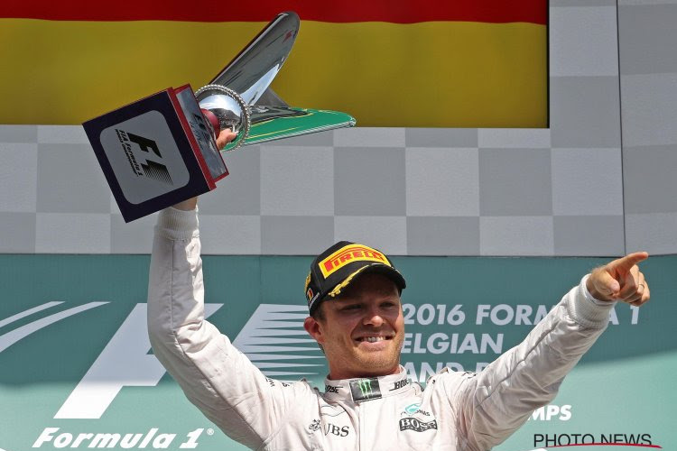 Rosberg is na zege ook blij voor Hamilton: "Geweldig voor het team"