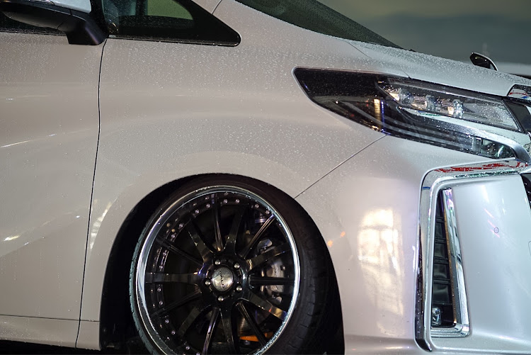 アルファードのヴェルファイア・車好きと繋がりたい・車好き・エアサスに関するカスタム事例の投稿画像2枚目