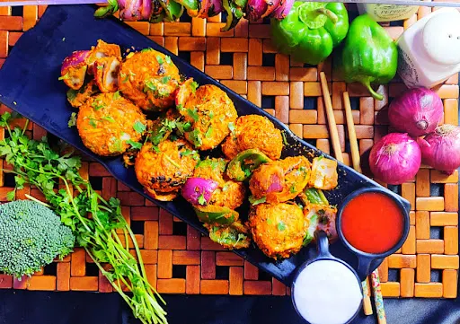 Tandoori Veg Momos (6 Pcs) [DOTD]