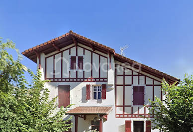 Villa with terrace 13