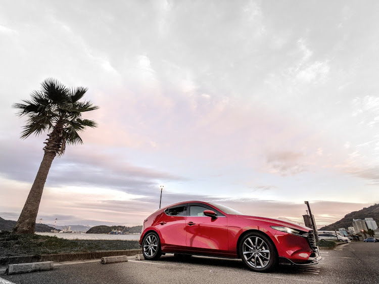 MAZDA3の広島・朝活・夜明け前・坂ベイに関するカスタム事例の投稿画像1枚目