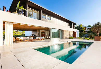 House with pool 1