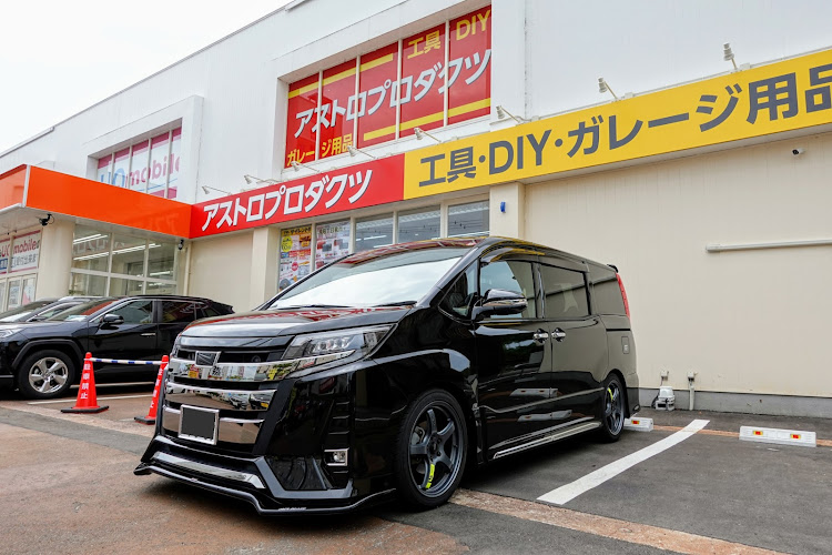 ノアの新潟・山と愛車・アストロプロダクツ・RX100M5A・グラムライツ57crに関するカスタム事例の投稿画像1枚目