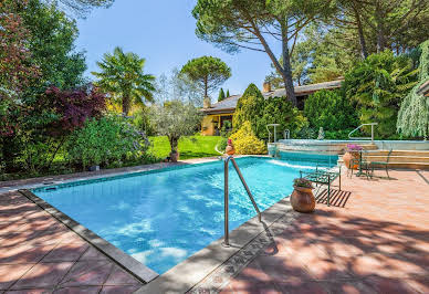 Maison avec jardin et terrasse 10