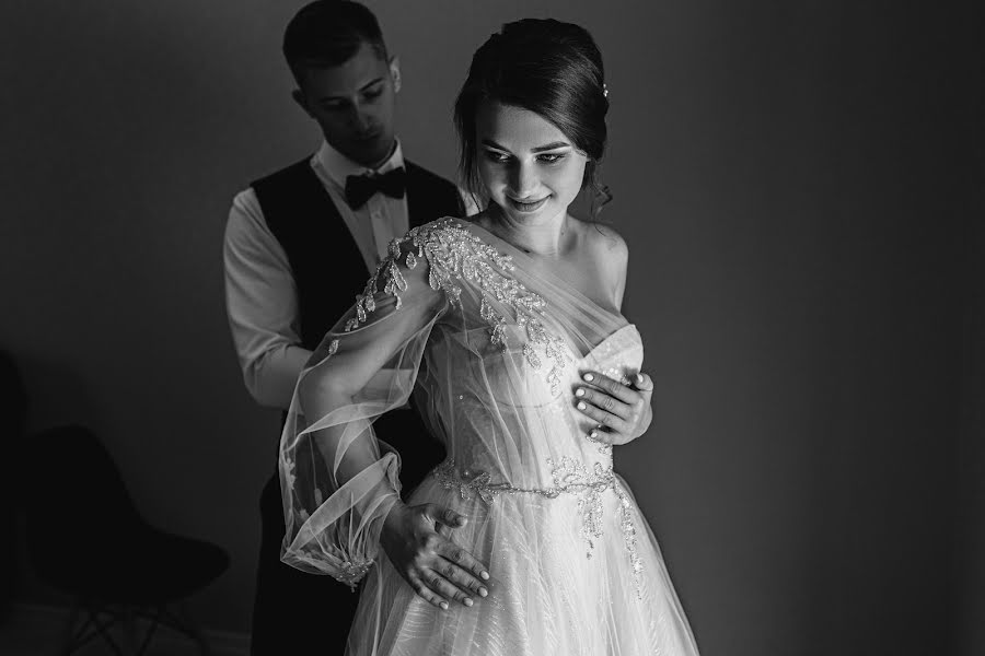 Fotografo di matrimoni Viktoriya Petrova (petrovaviktoria). Foto del 23 settembre 2020