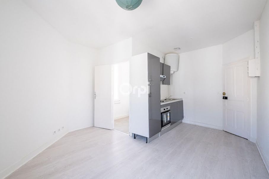 Location  appartement 1 pièce 19 m² à Limoges (87000), 320 €