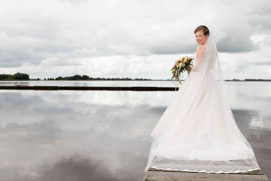 Fotógrafo de casamento Lyuda Stinissen (stinissen). Foto de 7 de março 2019