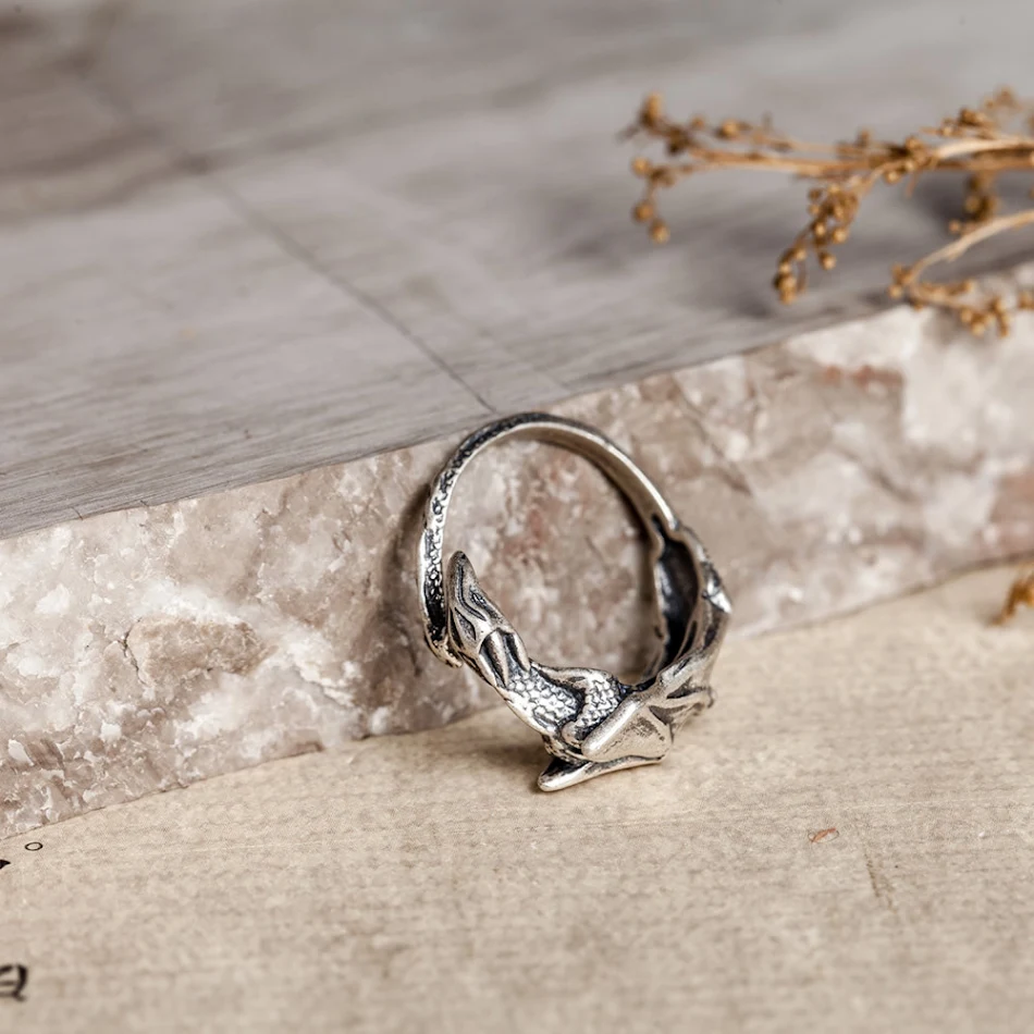 Bague Dragon Dormant Exagérée en Argent Sterling S925 — Un bijou audacieux pour un look unique et une déclaration de style affirmée.