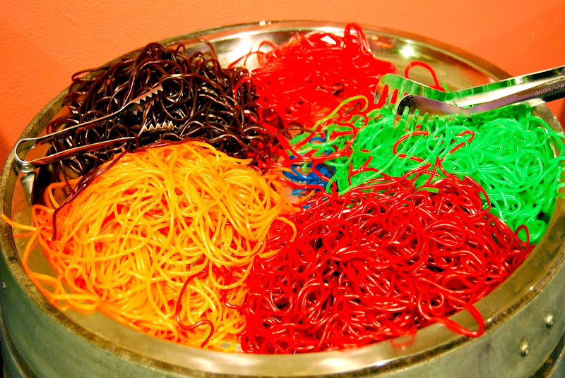 Spaghettini colorati di lana