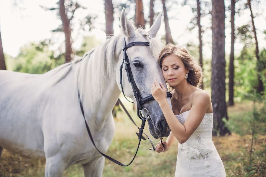 Wedding photographer Mari Tagaeva (tagaevamari). Photo of 11 August 2013