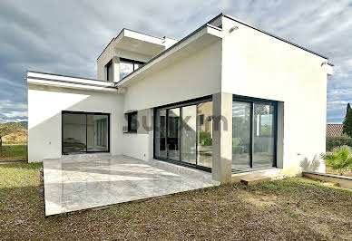 Villa with terrace 3