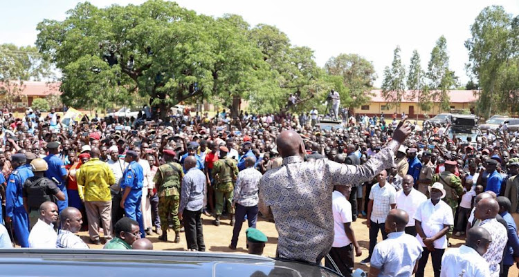 President William Ruto speaks to members of the public in Siaya.