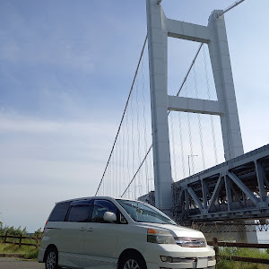 ヴォクシー AZR60G