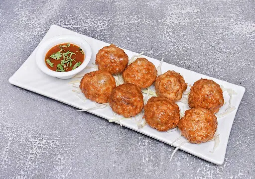 Veg Fried Momos [8 Pieces]