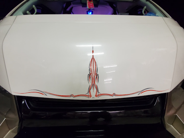 CROSSHEADさんが投稿したハイエース200系・グランドアーツ・ピンストライプ・GRANDARTS・ピンストに関するカスタム事例の投稿画像2枚目