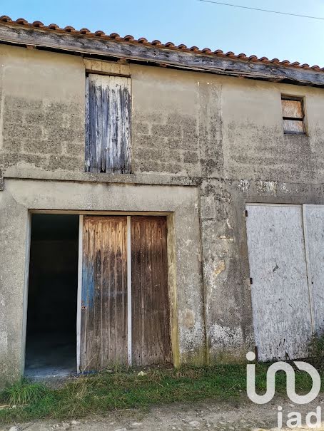 Vente duplex 4 pièces 120 m² à Saint-Christoly-de-Blaye (33920), 50 000 €