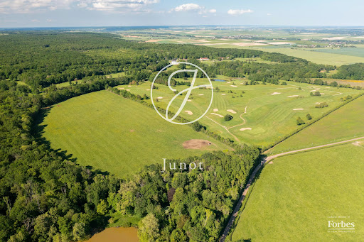 Property with pool 4