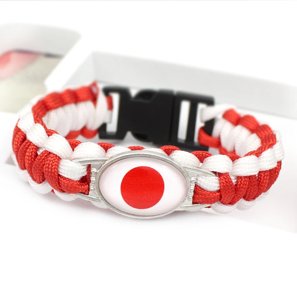 Gevlochten paracord armband voor outdoor avonturen. Levensreddend, ideaal voor noodsituaties en buitenactiviteiten.