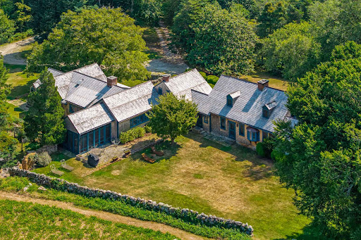 Farmhouse with garden 2