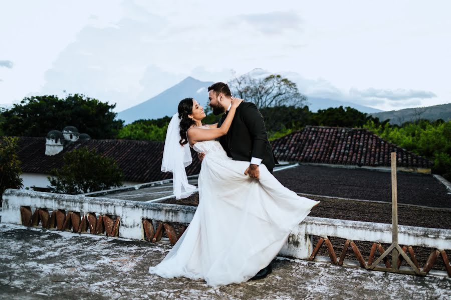 Fotógrafo de casamento ALESSANDRO GARCIA (ctm94). Foto de 1 de abril 2023