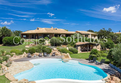 Villa avec piscine en bord de mer 2