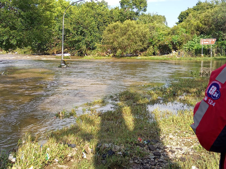 The body of a man was pulled out of a vehicle submerged in the flooded Hennops River in the Centurion suburb of Clubview on Sunday. ER24 spokesperson Ross Campbell said two cyclists noticed the vehicle in the river.