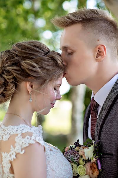 Fotógrafo de casamento Elena Bolyukh (elenbo29). Foto de 3 de abril 2019