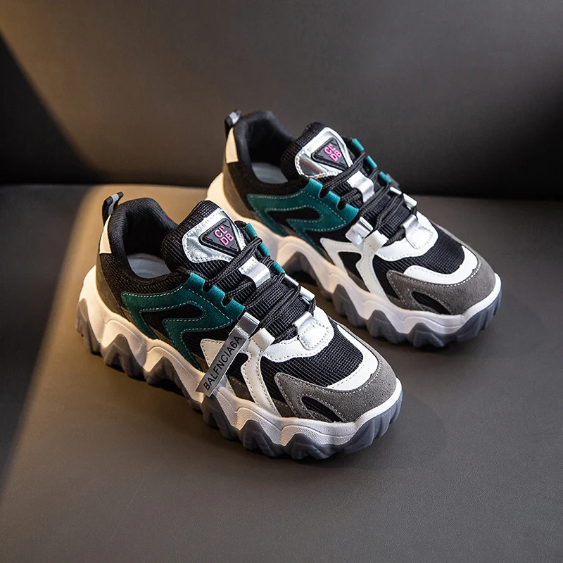 Instagram Street Height Shoes Elevate your style and height in your photos. Modern urban footwear with lift for men and 