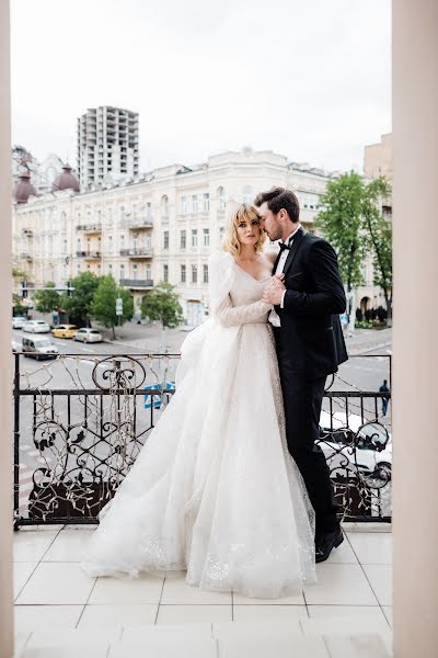 Wedding photographer Vladimir Belyy (for-you). Photo of 12 October 2021