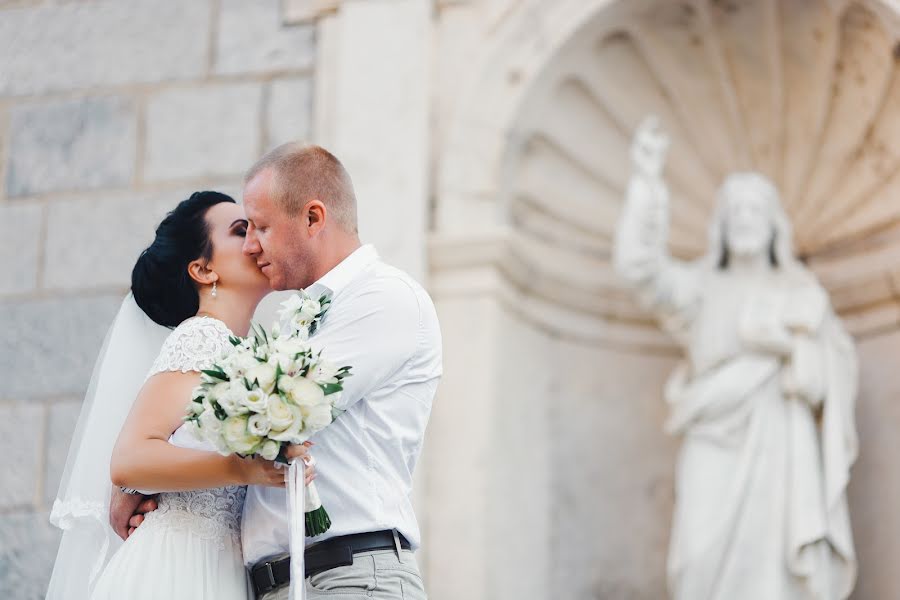 Fotografo di matrimoni Olga Brovko (sunkrit). Foto del 30 gennaio 2018