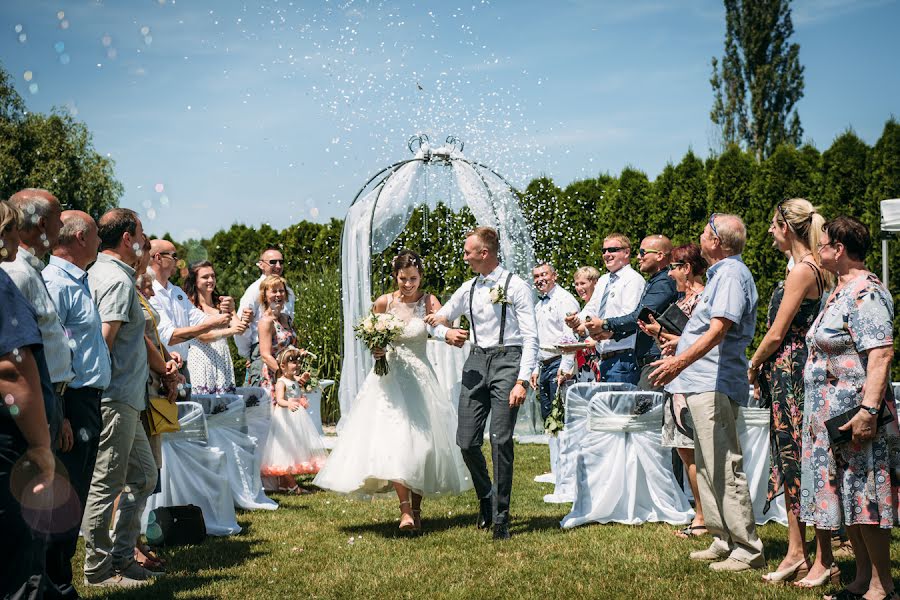 Wedding photographer Eva Holásková (evaholaskova). Photo of 7 August 2019