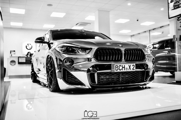 5シリーズ セダンのB M W・モノトーン・ショールームに関するカスタム事例の投稿画像4枚目
