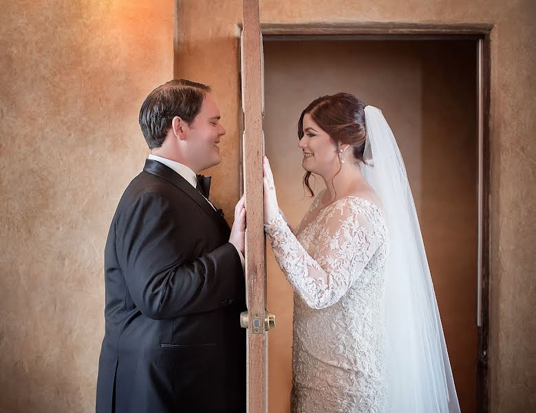 Fotografo di matrimoni Suzanne Delawar (suzannedelawar). Foto del 10 marzo 2020