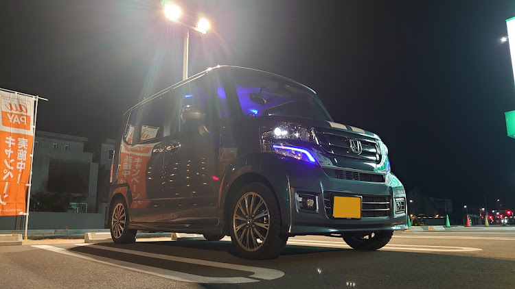 Nボックスカスタムの仕事終わり・乃木坂46・一服中・ハプニングは突然にに関するカスタム事例の投稿画像1枚目