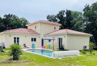 Villa with pool and terrace 9