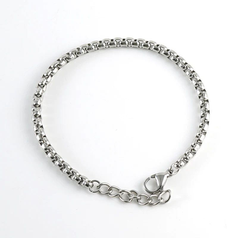 Chaîne carrée en acier titane avec perles, tendance, cool, hip hop, pour hommes et femmes. Un bijou audacieux pour un look affirmé.