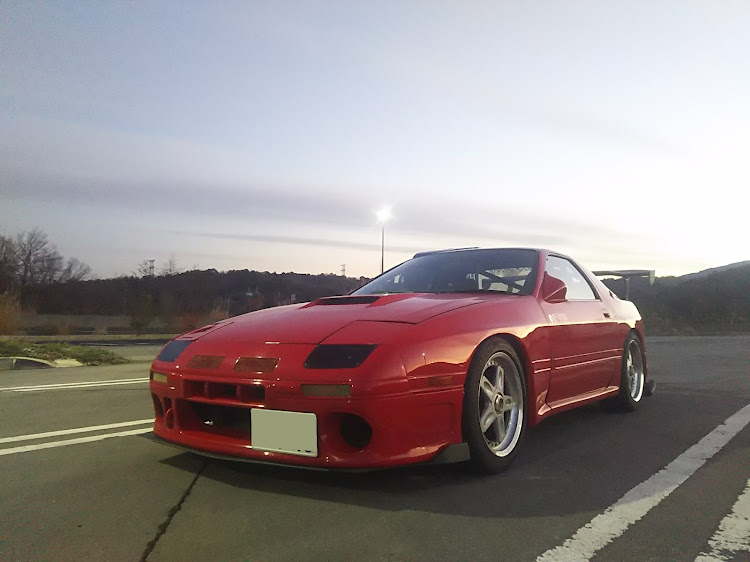 RX-7の赤FC・淡路島遠征・コラボ・名古屋寄り道に関するカスタム事例の投稿画像6枚目