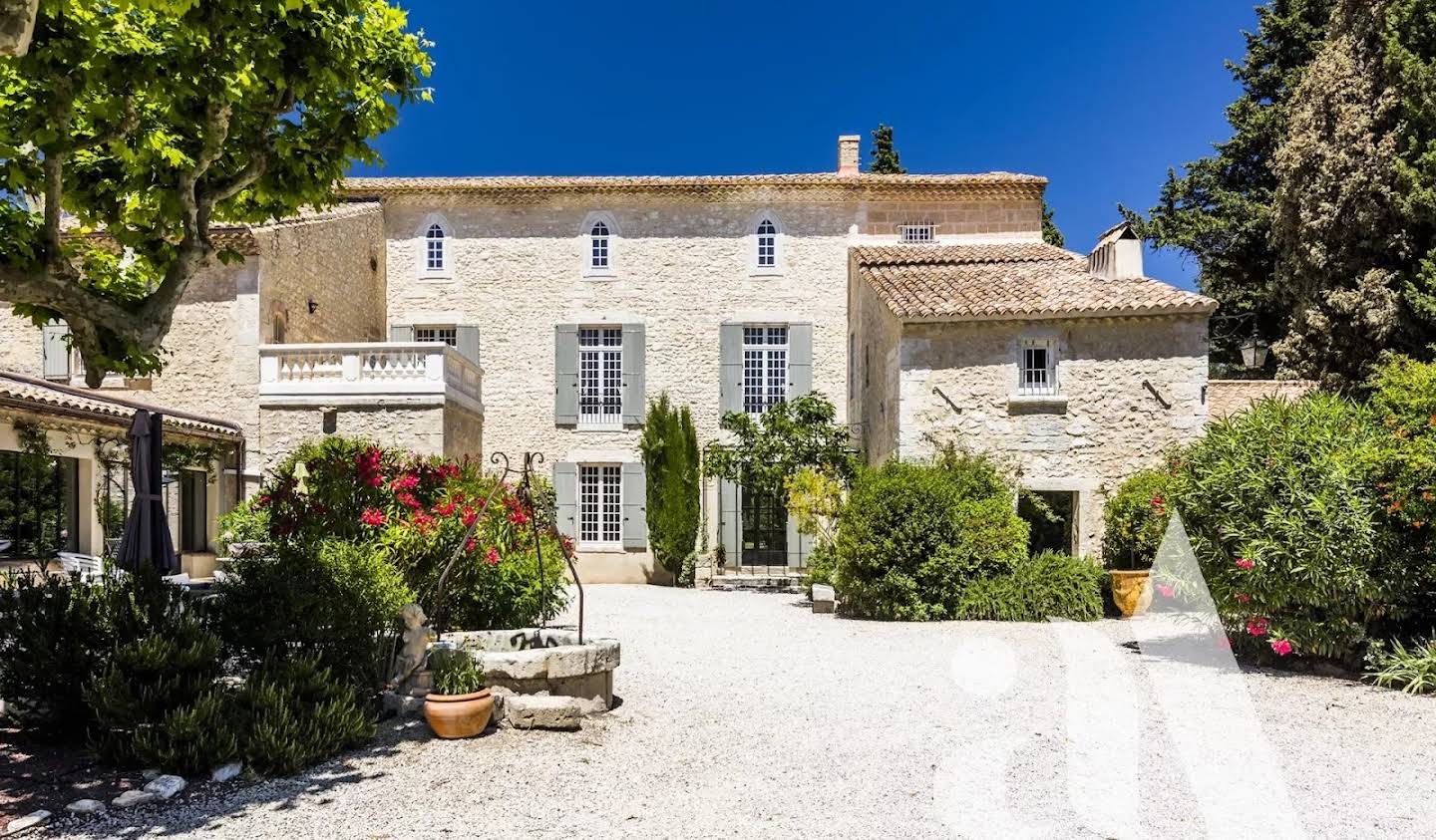 Propriété avec piscine Villeneuve-les-avignon