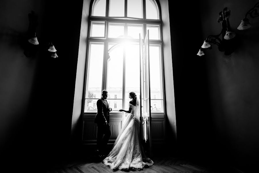 Wedding photographer Yuliya Smolyar (bjjjork). Photo of 16 August 2019