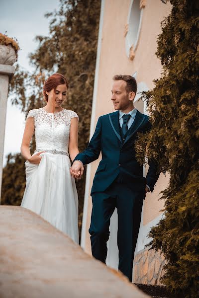 Fotógrafo de casamento Zoltán Kálóczi (kaloczi). Foto de 11 de outubro 2021