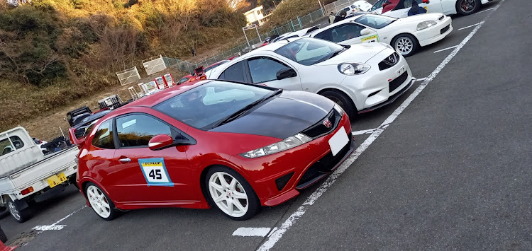 シビックタイプRユーロの人生初・走行会デビュー・鈴鹿サーキット西コースに関するカスタム事例の投稿画像1枚目